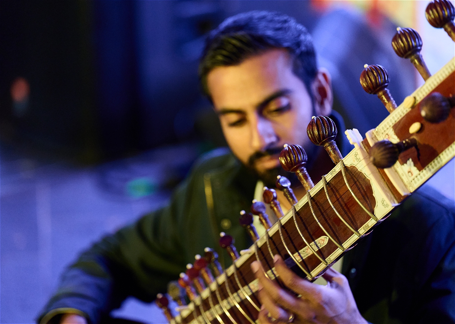 An Augmentation Of Sitar By Ravi